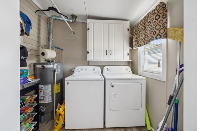 56 Main St, E, Gordonsville, TN 38563