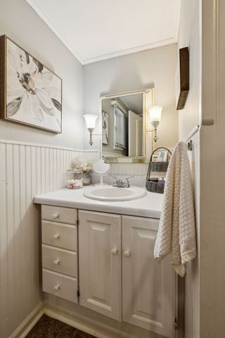 56 Main St, E, Gordonsville, TN 38563