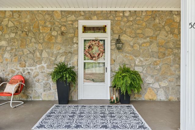 56 Main St, E, Gordonsville, TN 38563