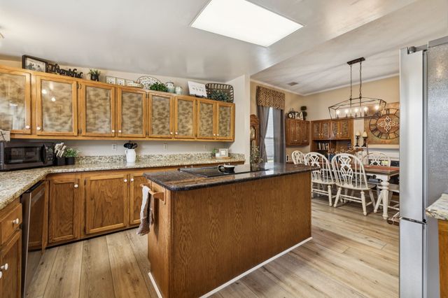 56 Main St, E, Gordonsville, TN 38563