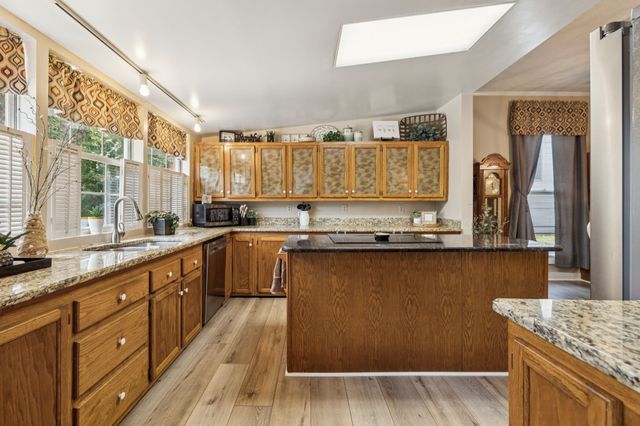 56 Main St, E, Gordonsville, TN 38563