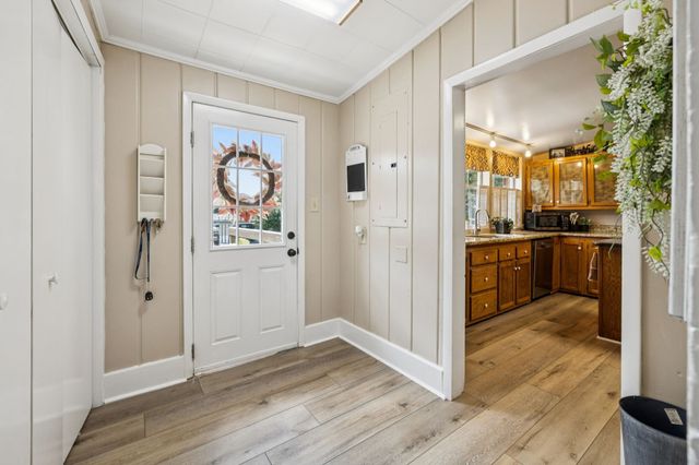 56 Main St, E, Gordonsville, TN 38563