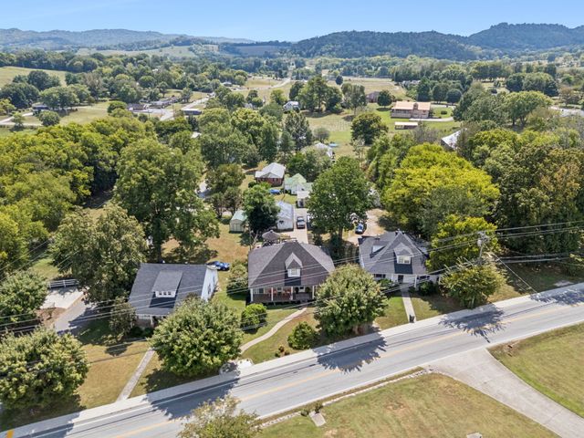 56 Main St, E, Gordonsville, TN 38563