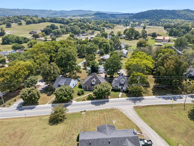 56 Main St, E, Gordonsville, TN 38563