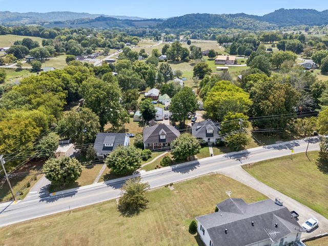 56 Main St, E, Gordonsville, TN 38563