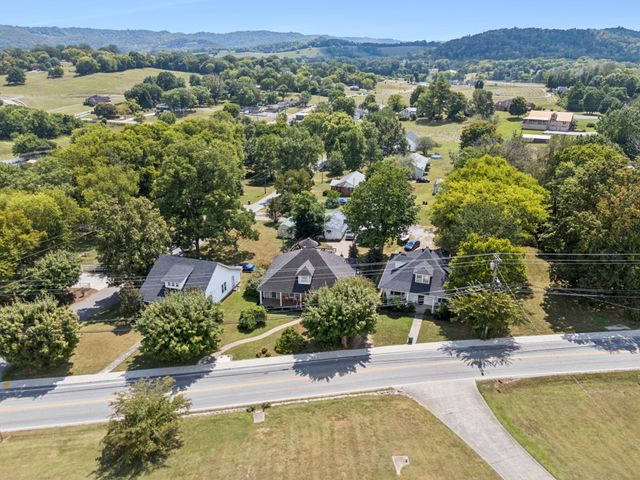 56 Main St, E, Gordonsville, TN 38563