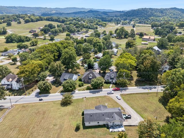 56 Main St, E, Gordonsville, TN 38563