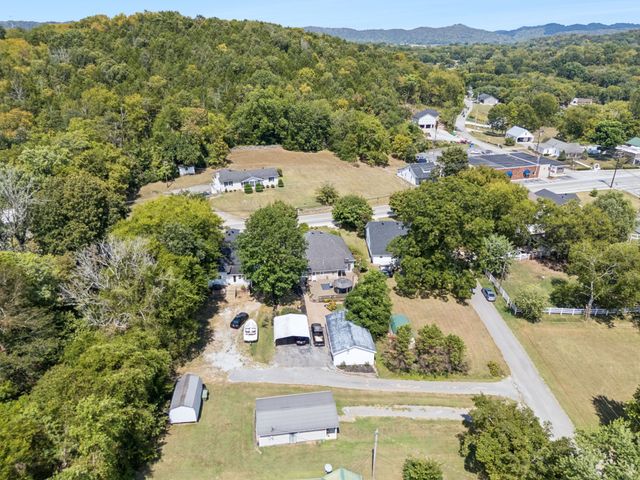 56 Main St, E, Gordonsville, TN 38563