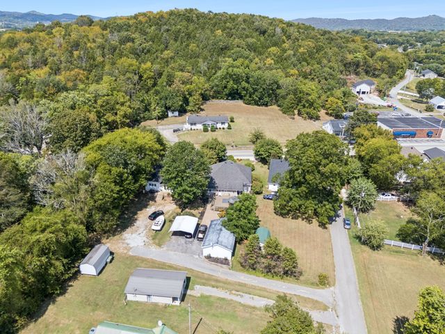 56 Main St, E, Gordonsville, TN 38563