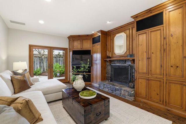 210 Duck Court, Foster City, CA 94404