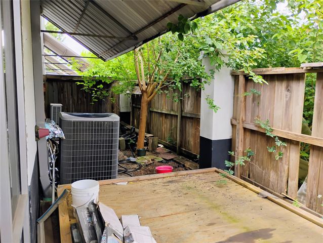 9788 Clarewood Drive 105, Houston, TX 77036