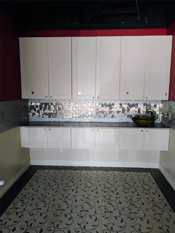 9788 Clarewood Drive 105, Houston, TX 77036