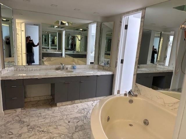 19500 Turnberry Way 12E, Aventura, FL 33180