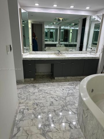 19500 Turnberry Way 12E, Aventura, FL 33180