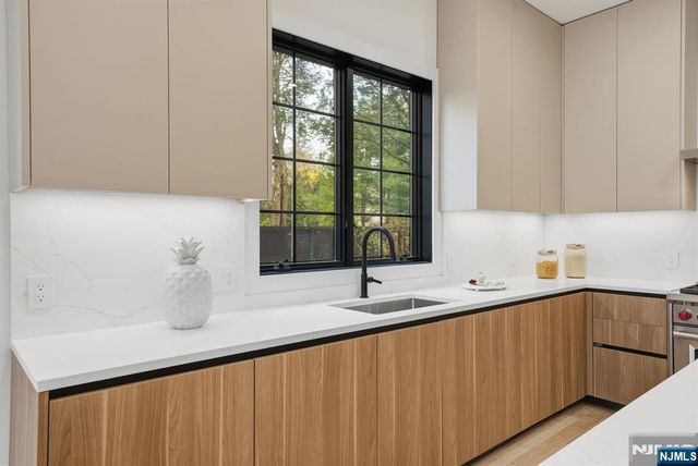 7 Cedar Court, Demarest, NJ 07627