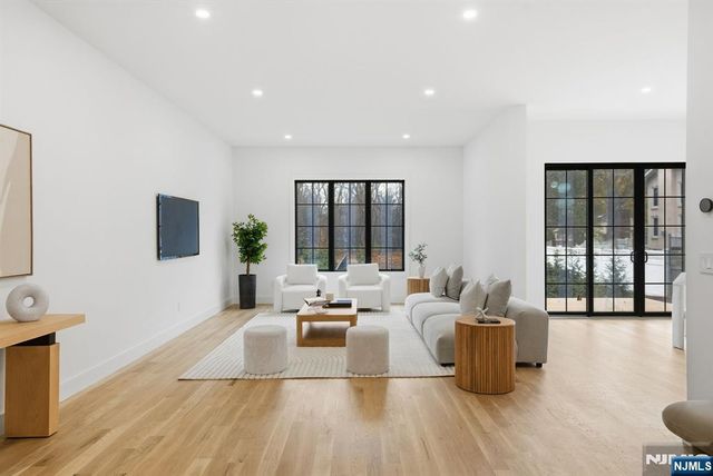 7 Cedar Court, Demarest, NJ 07627