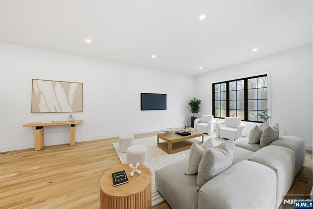 7 Cedar Court, Demarest, NJ 07627