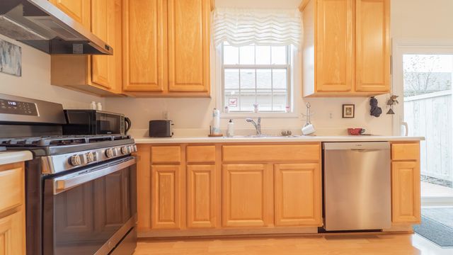 2898 Cambridge Way, Highland, IN 46322