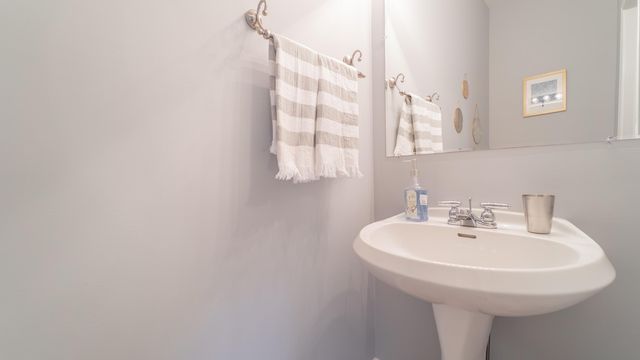 2898 Cambridge Way, Highland, IN 46322