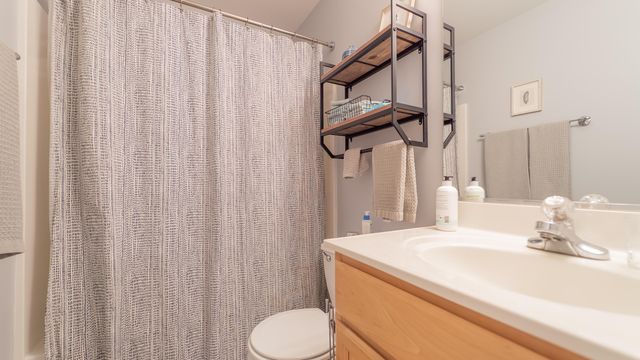 2898 Cambridge Way, Highland, IN 46322