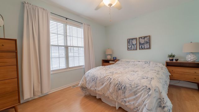 2898 Cambridge Way, Highland, IN 46322