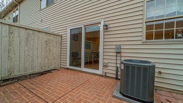 2898 Cambridge Way, Highland, IN 46322