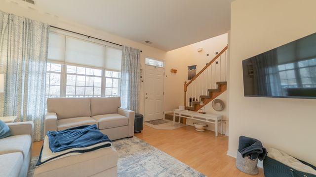 2898 Cambridge Way, Highland, IN 46322