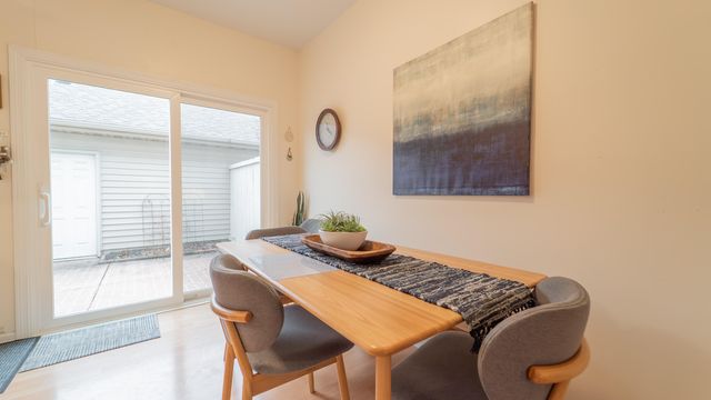 2898 Cambridge Way, Highland, IN 46322