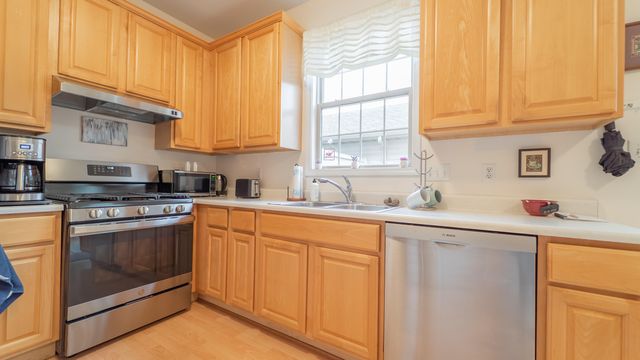 2898 Cambridge Way, Highland, IN 46322