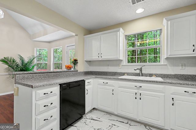 206 Christian Walk, Mcdonough, GA 30252
