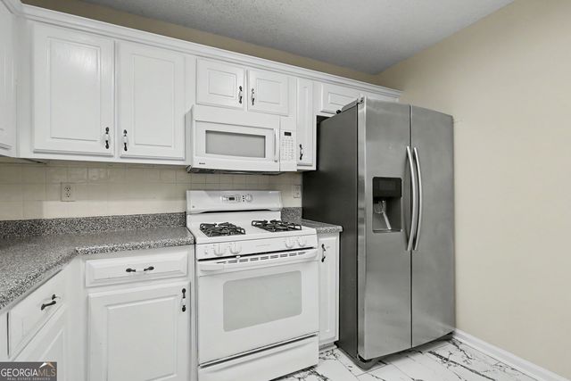 206 Christian Walk, Mcdonough, GA 30252
