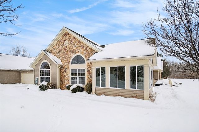 35 Maple Center Road, Greece, NY 14468