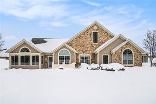 35 Maple Center Road, Greece, NY 14468