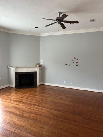 5732 Kansas Street B, Houston, TX 77007