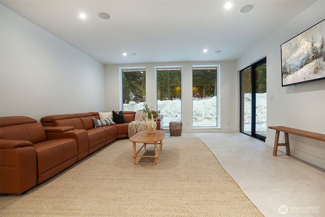 31 Kendall PL, Snoqualmie Pass, WA 98068