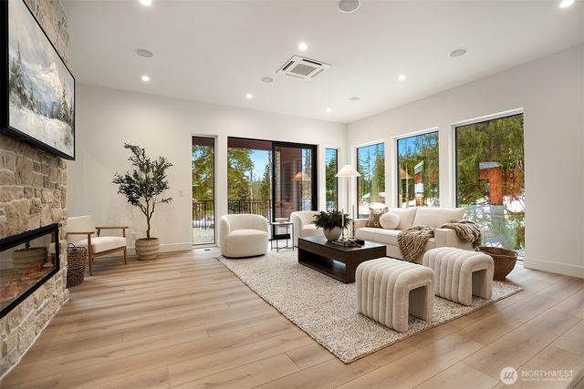 31 Kendall PL, Snoqualmie Pass, WA 98068