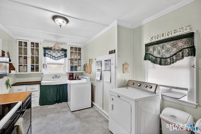 153 Old Norwich Road, Waterford, CT 06375