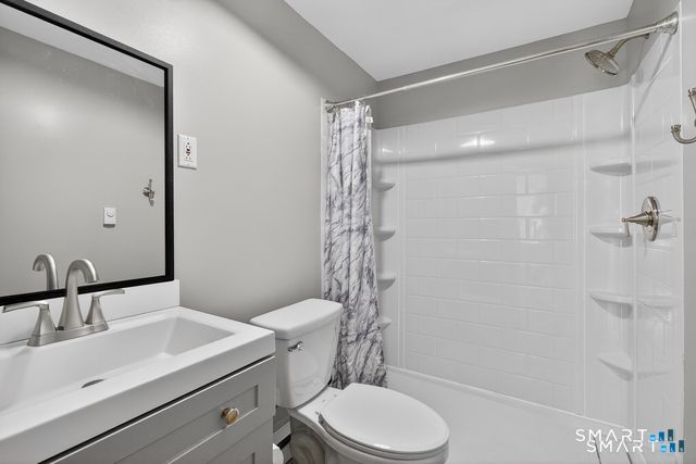 153 Old Norwich Road, Waterford, CT 06375