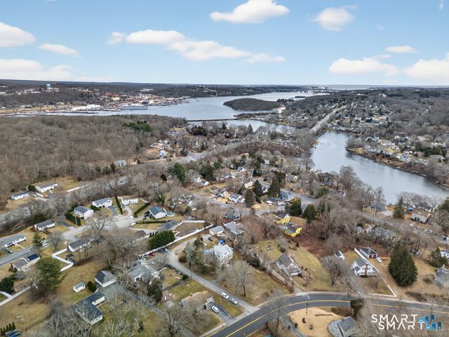 153 Old Norwich Road, Waterford, CT 06375