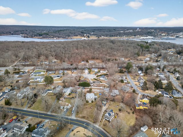 153 Old Norwich Road, Waterford, CT 06375