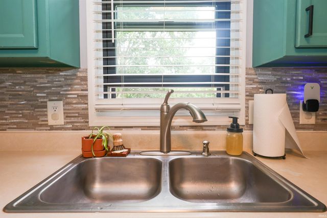 1945 York Court, Huntington, IN 46750