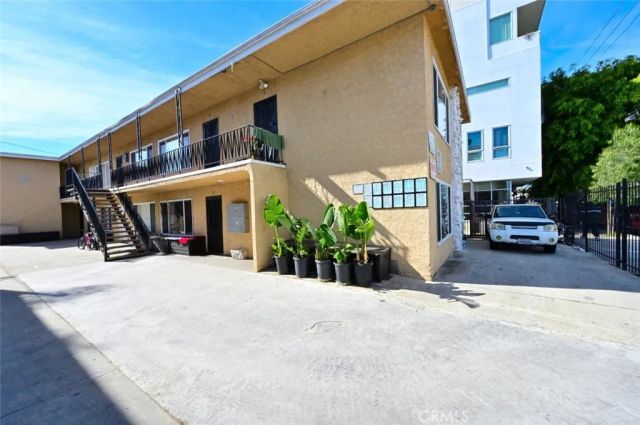 4214 Montclair, Los Angeles, CA 90018