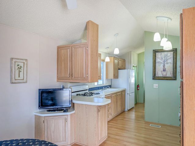 70200 Dillon Road 422, Desert Hot Springs, CA 92241