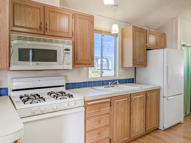 70200 Dillon Road 422, Desert Hot Springs, CA 92241