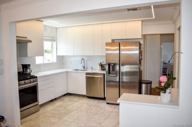 2800 Genessee Street, North Bellmore, NY 11710