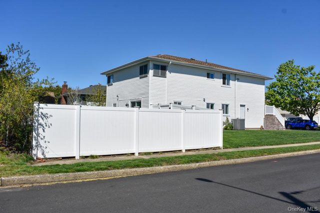 2800 Genessee Street, North Bellmore, NY 11710