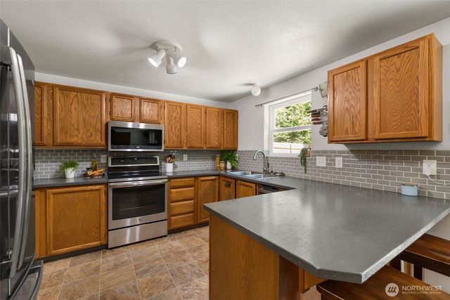 21 NE Admiral Drive, Belfair, WA 98528