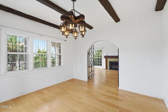 3911 De Longpre Avenue, Los Angeles, CA 90027