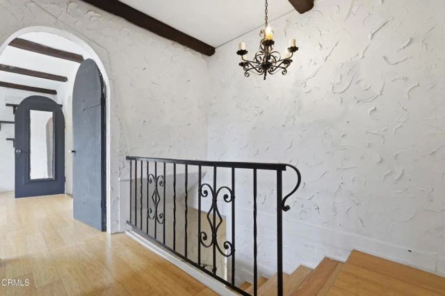 3911 De Longpre Avenue, Los Angeles, CA 90027