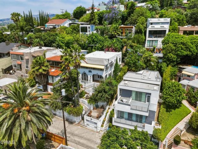 3911 De Longpre Avenue, Los Angeles, CA 90027